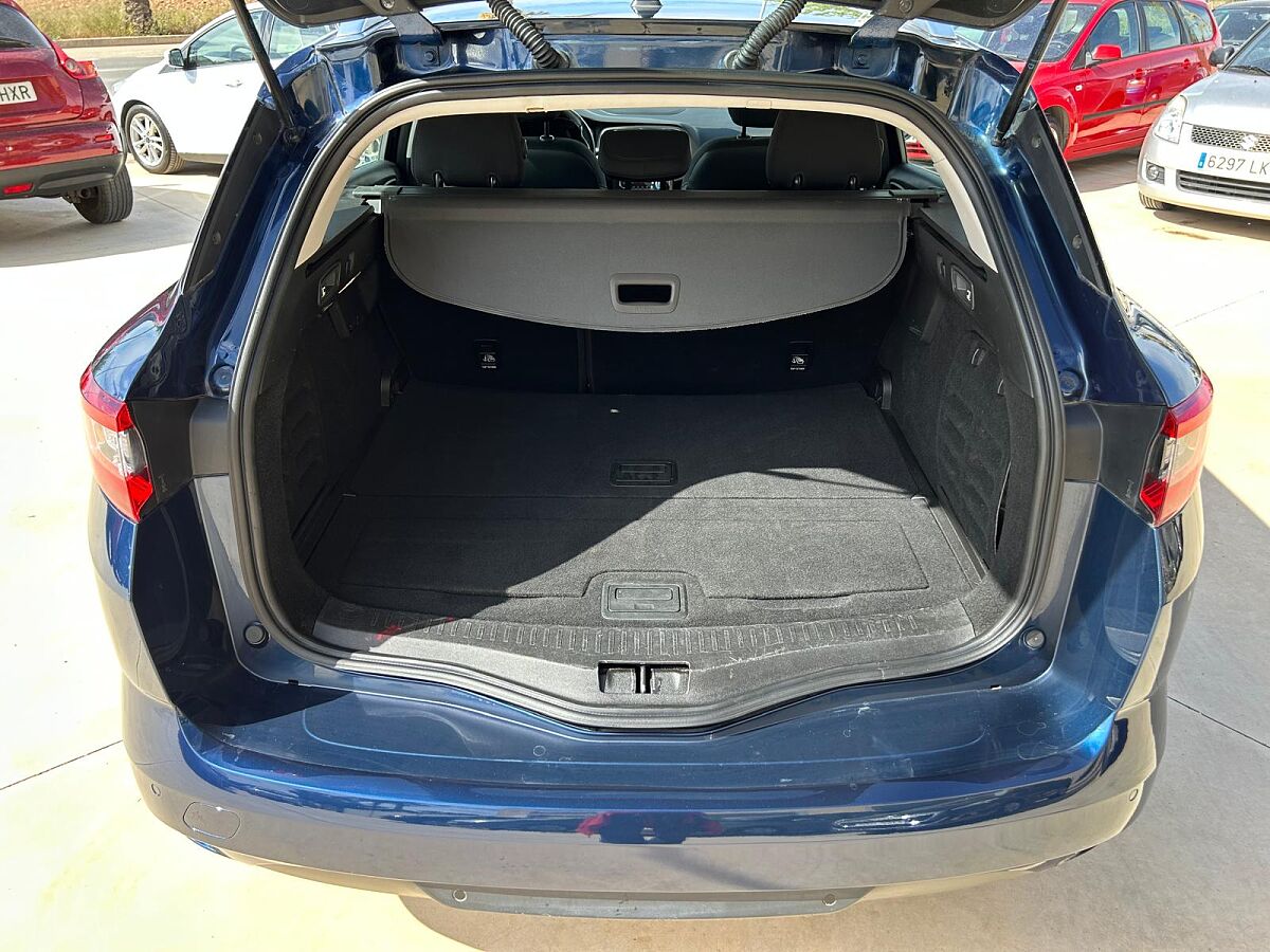 RENAULT MEGANE ESTATE 1.5 DCI AUTO SPANISH LHD IN SPAIN ONLY 73000 MILES 2019